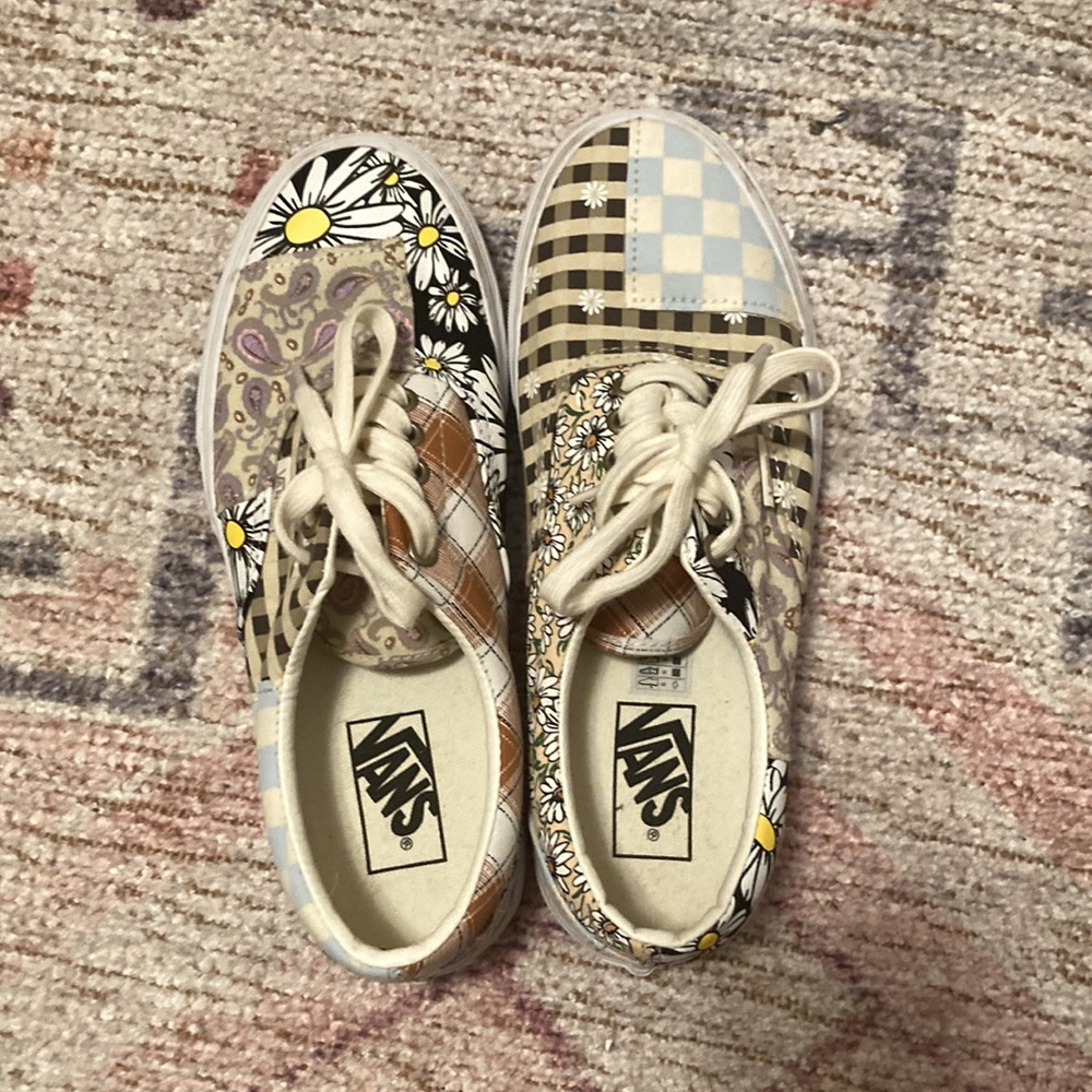 Vans ☀️ - Picture 3 of 4